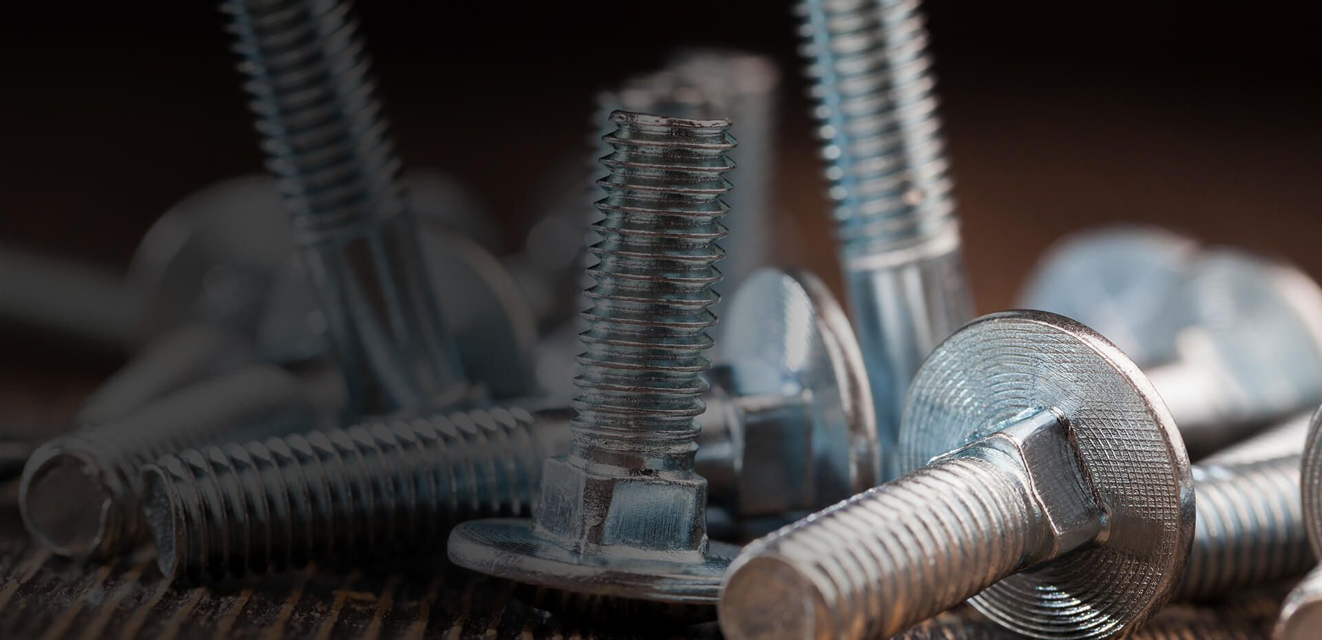 fabricante de tornillos industriales